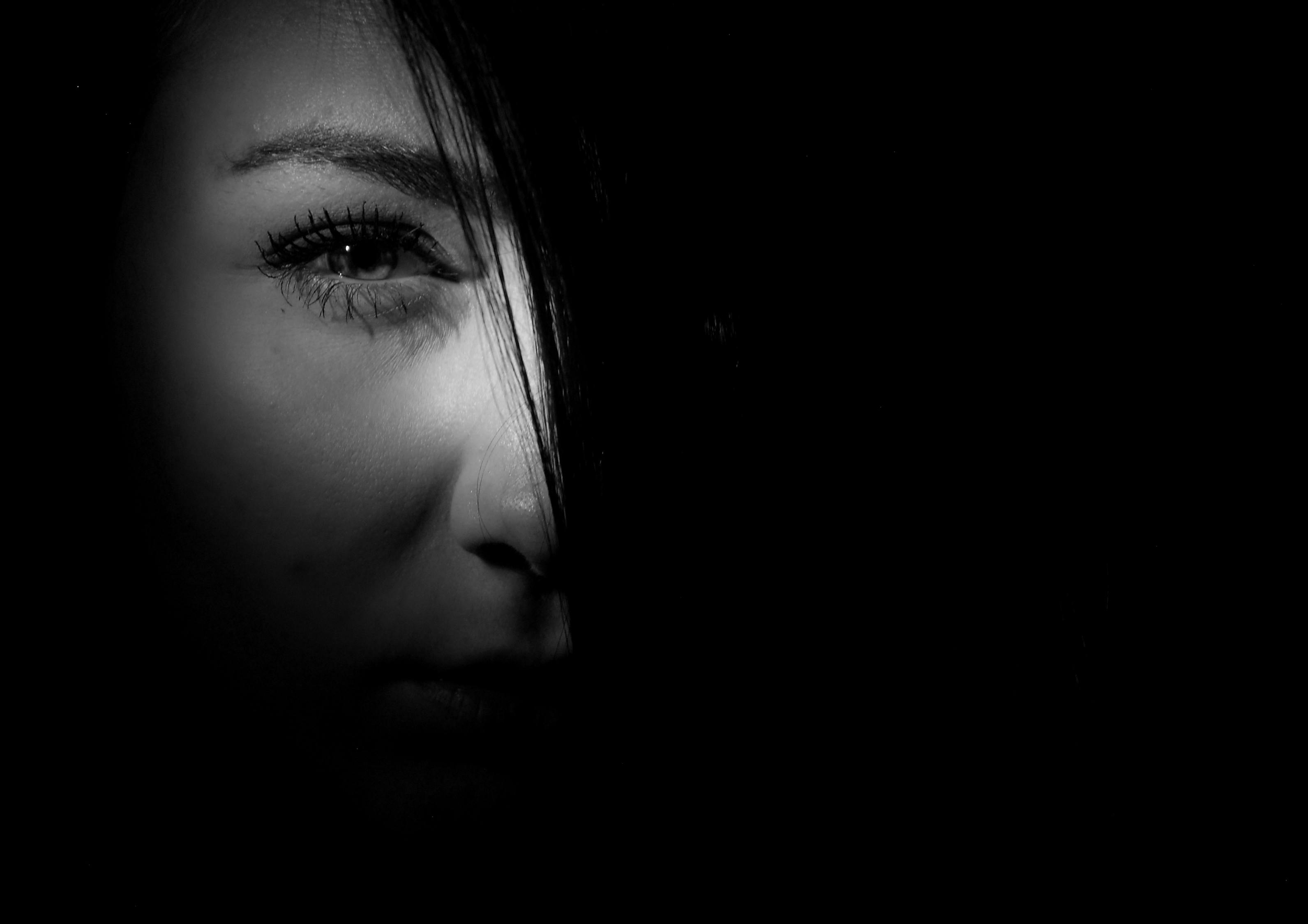 黑白動漫頭像女生，風格與魅力展現