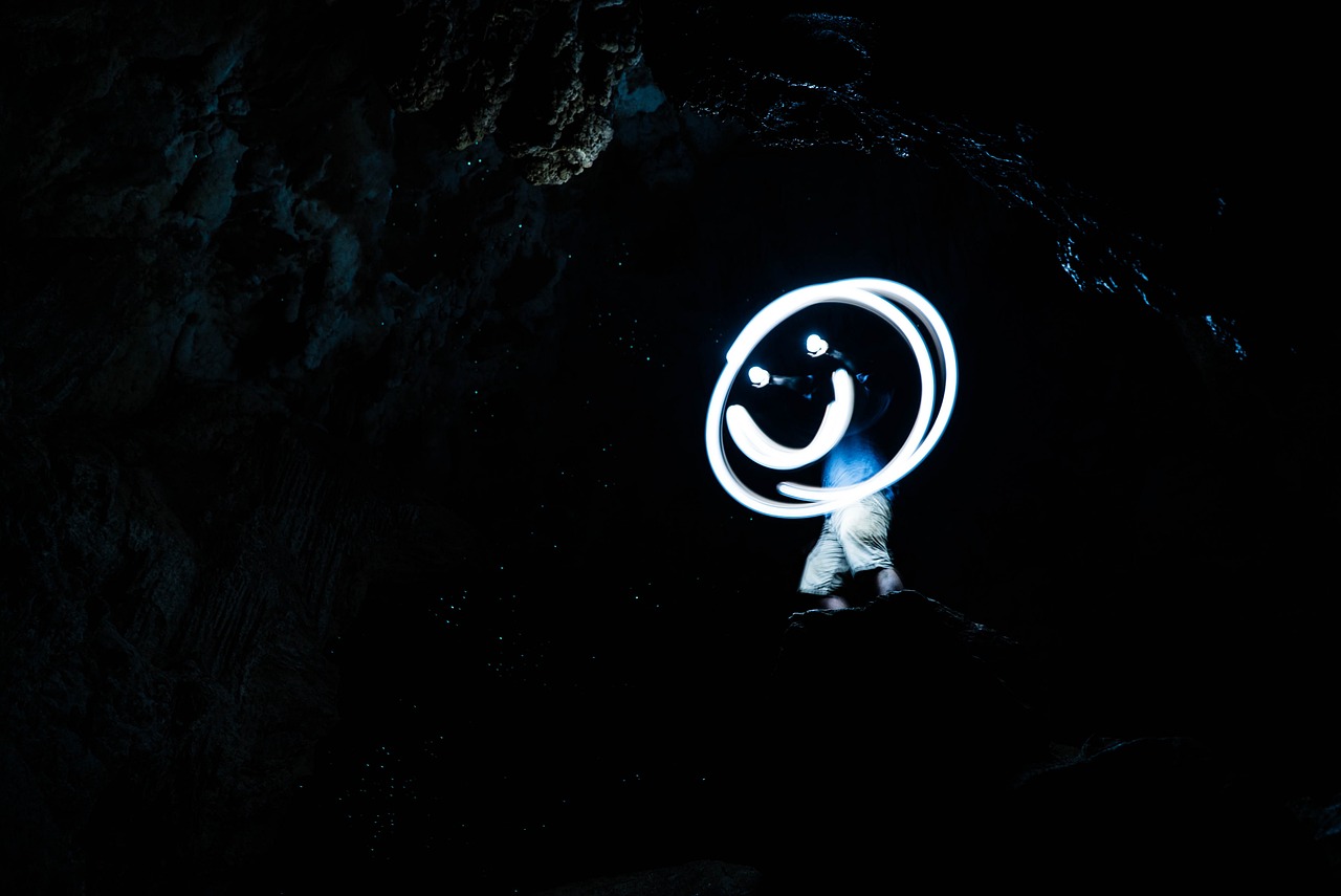 凄涼明星，星光背后的孤寂與堅韌之路